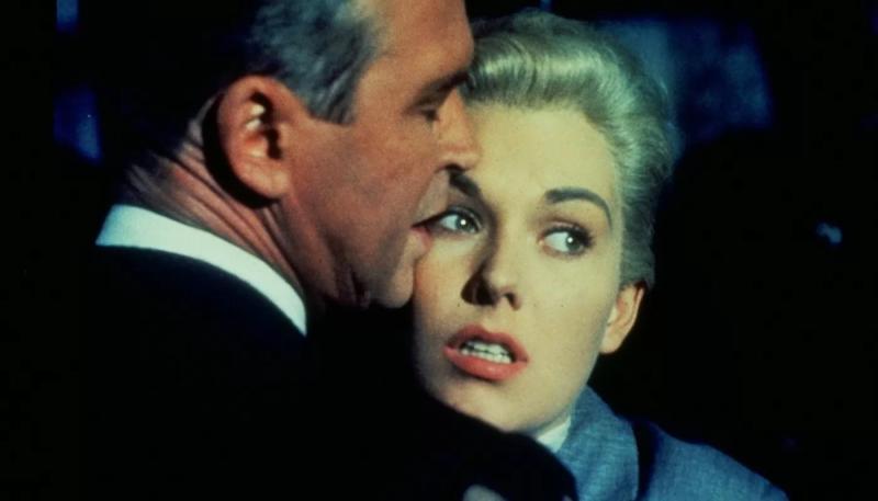 Легенда кино Ким Новак недовольна "верхней частью тела" Сидни Суини