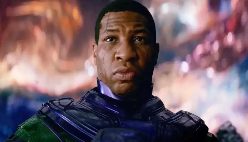 Звезда Marvel Джонатан Мэйджерс выпал из окна на съемках